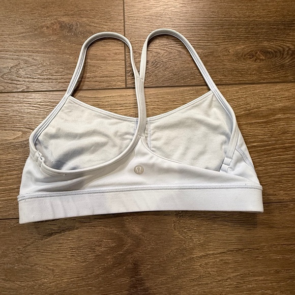 Lululemon Women's Flow Y Nulu Light Support Sports Bra, Size 6, Light Blue - Picture 1 of 9